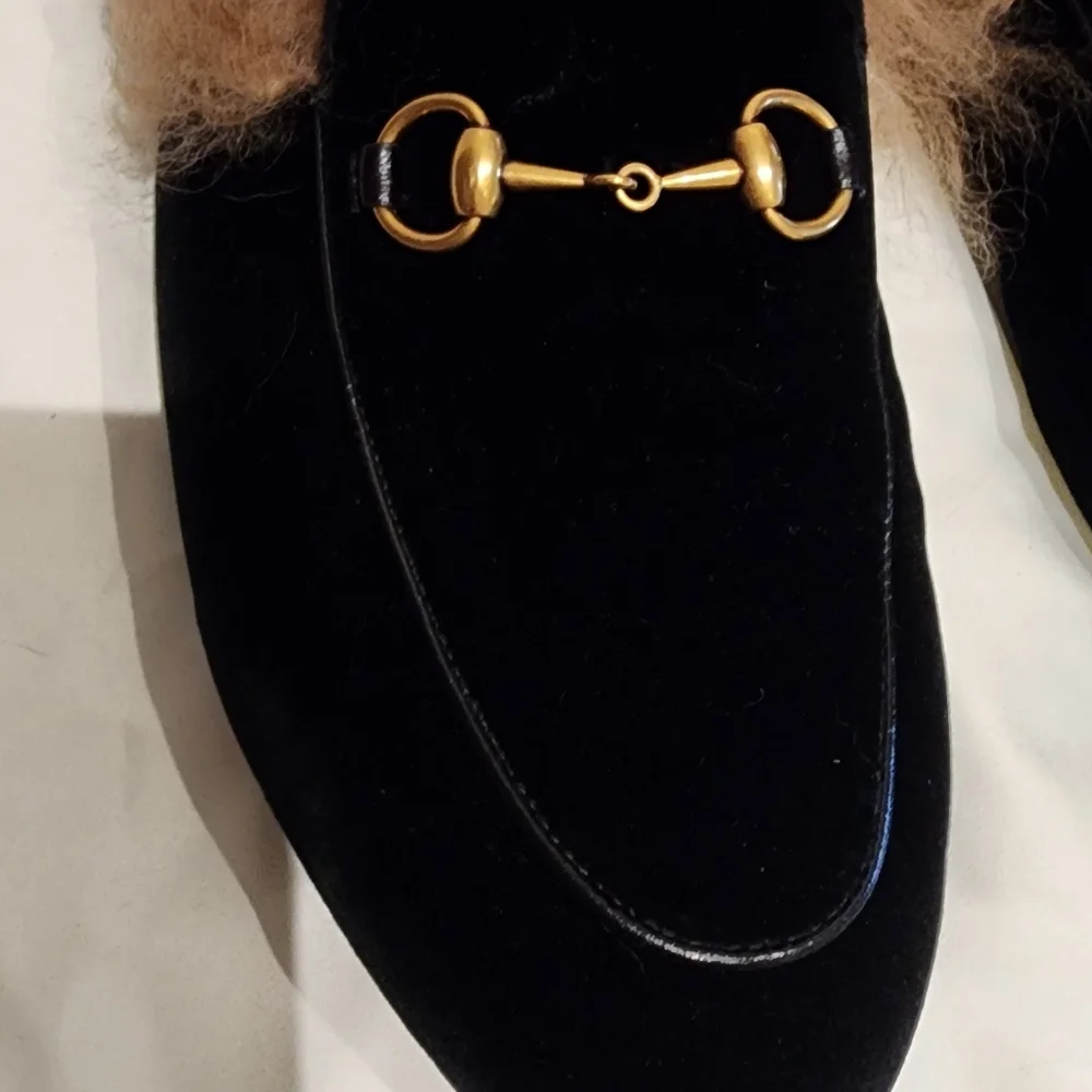 Gucci Black Fur Lined Loafers with Gold Accents - Picture 4 of 4